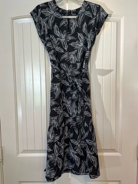 Banana Republic Black and White Leaf-Print Midi Dress